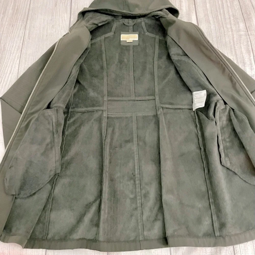 MICHAEL KORS Women’s Gray Fur Lined Lightweight Winter Jacket Size Medium - Picture 7 of 11